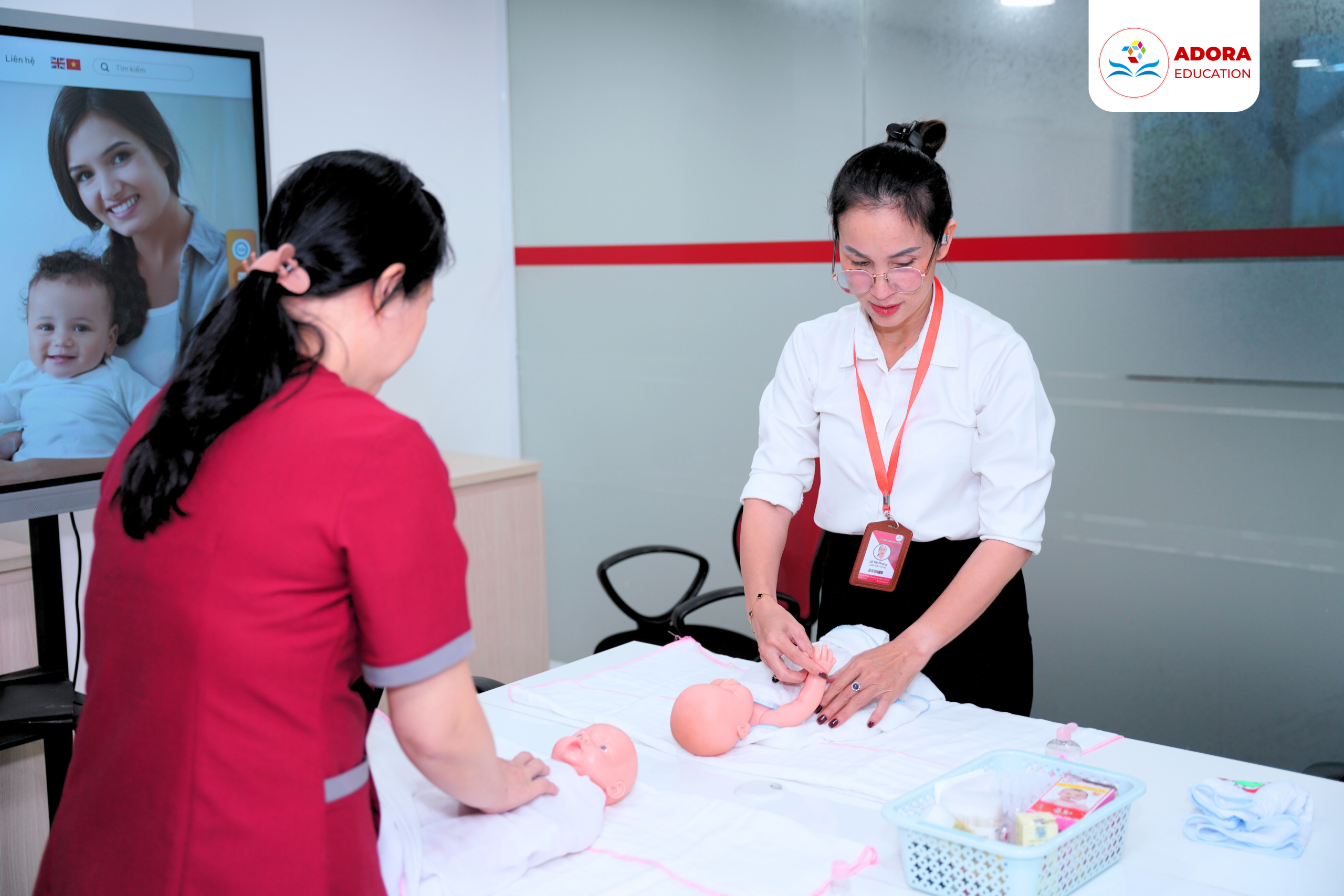 tiêu chí chọn bảo mẫu chăm sóc bé sơ sinh an toàn