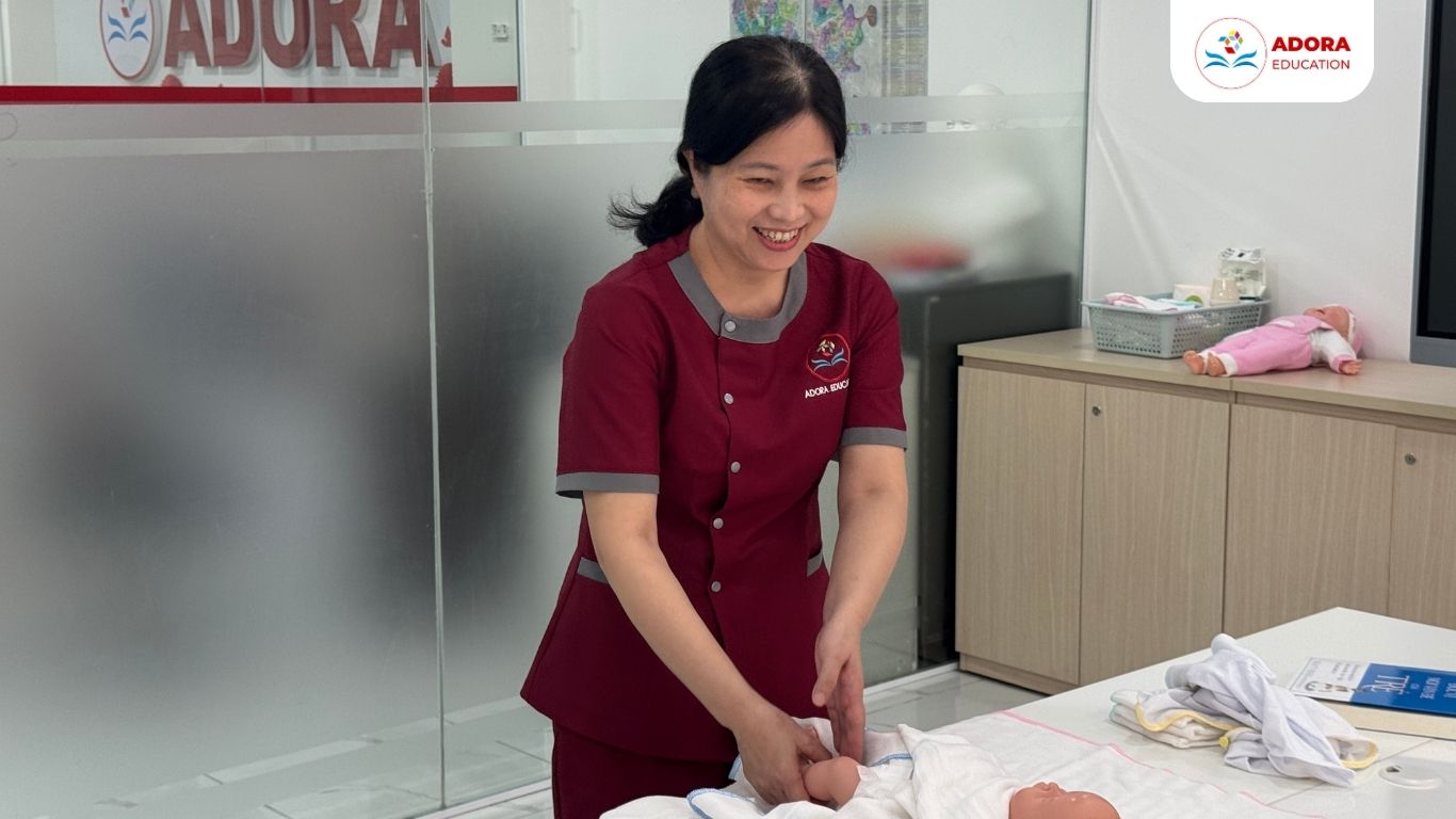 bảo mẫu tận tâm cho bé