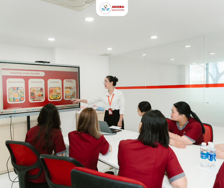 bảo mẫu chăm bé tại nàh quy trình chuẩn 