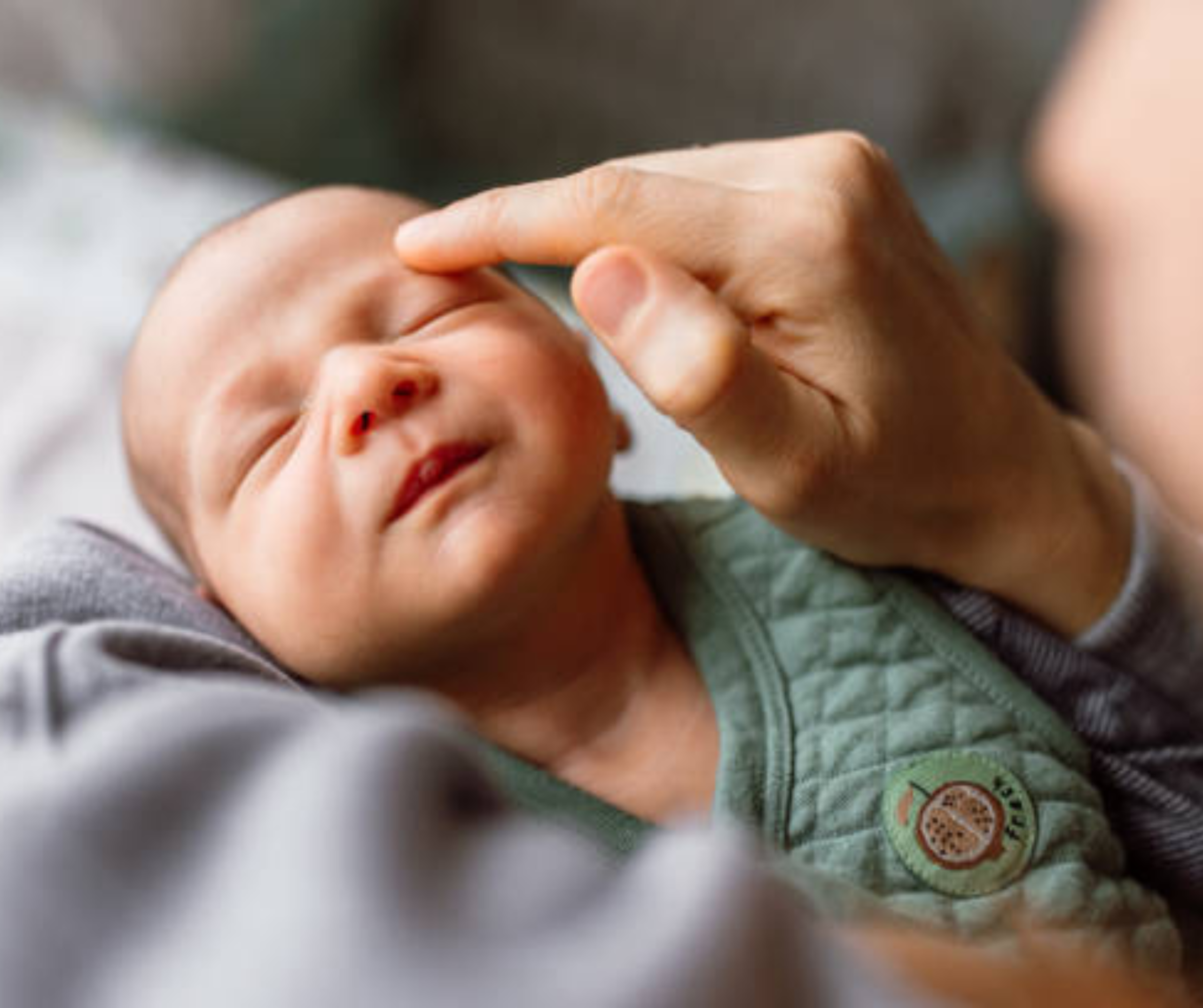 chăm sóc trẻ sơ sinh trong 28 ngày đầu đời