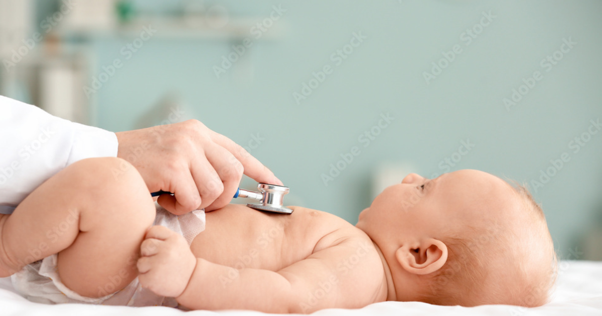 dấu hiệu chàm sữa trên mặt ở trẻ 