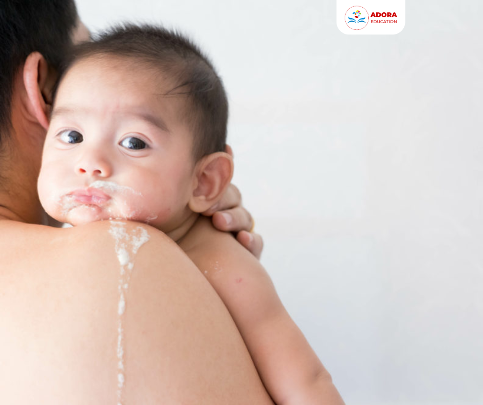 trẻ sơ sinh bị nôn trớ sau khi bú phải làm sao 