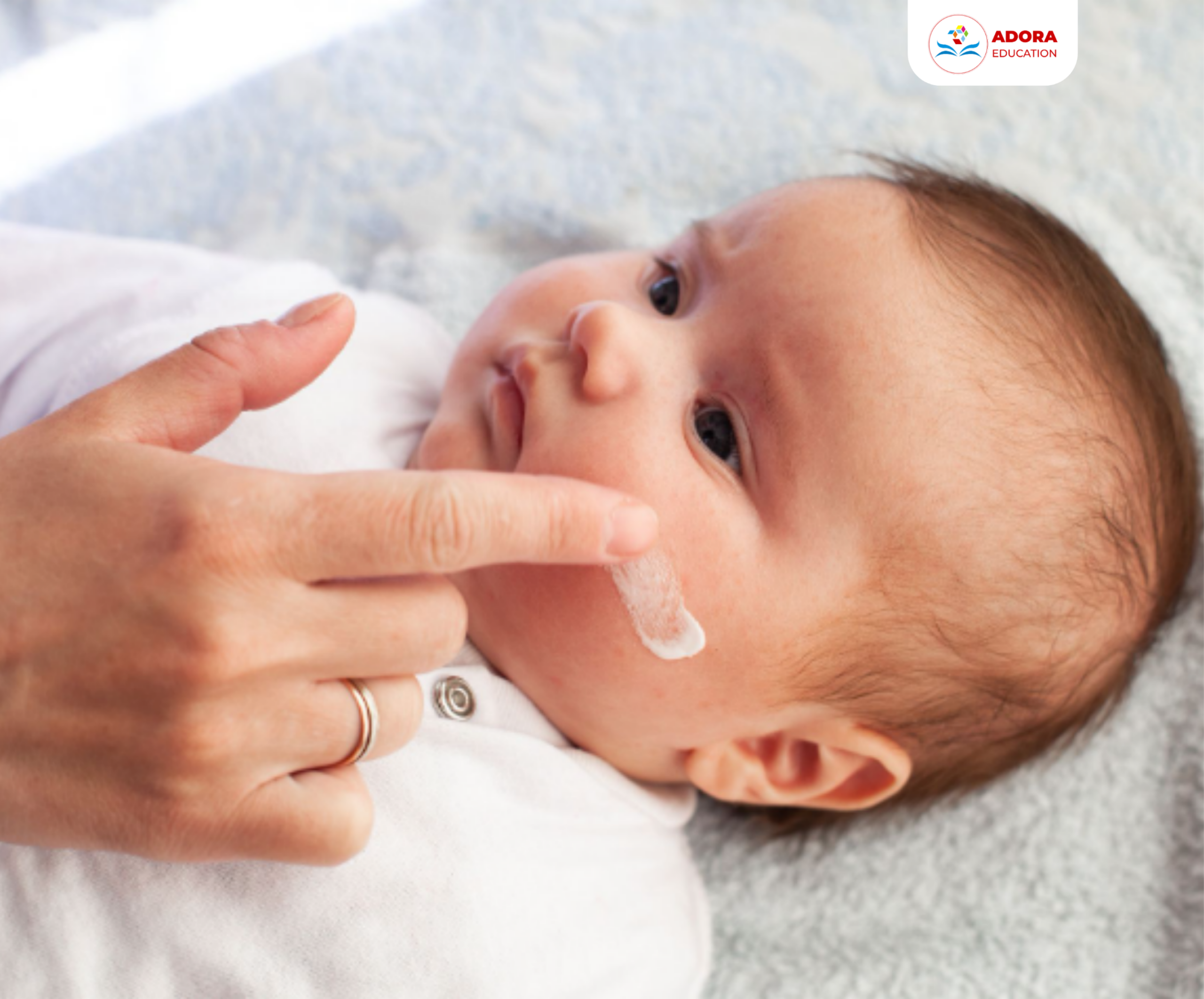 5 sai làm khi chăm sóc trẻ sơ sinh bị bong da