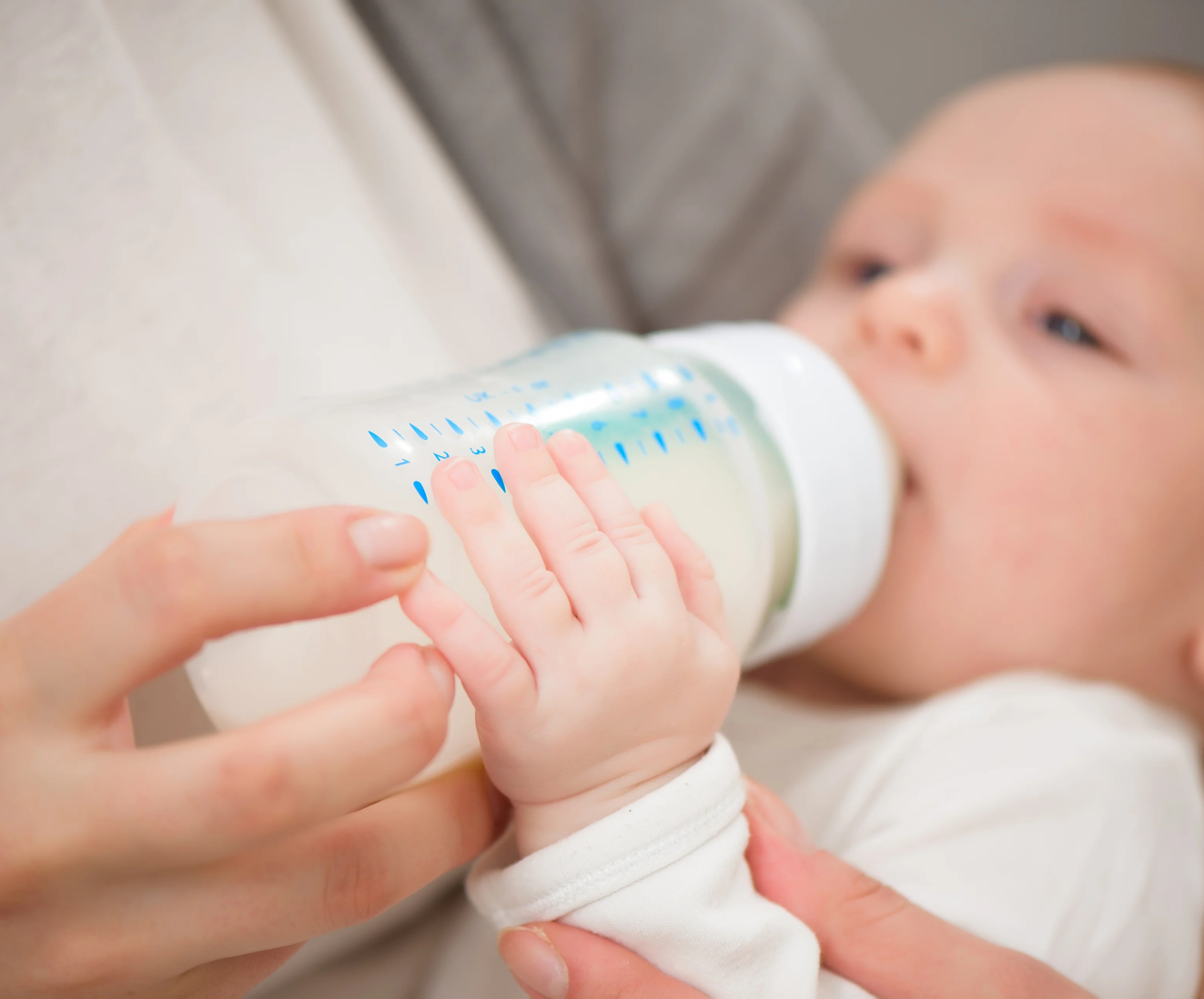 Paced bottle feeding là gì