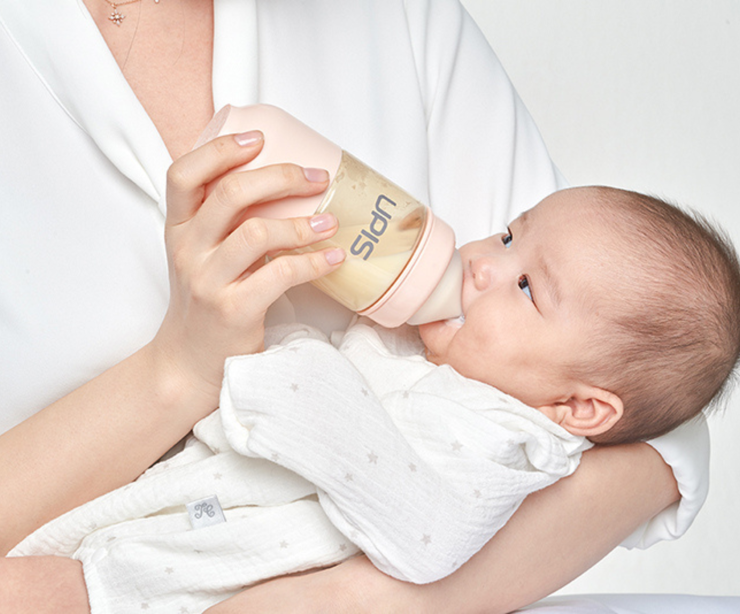 khi nào có vấn đề không đơn thuận là trẻ nuốt nhiều hơi