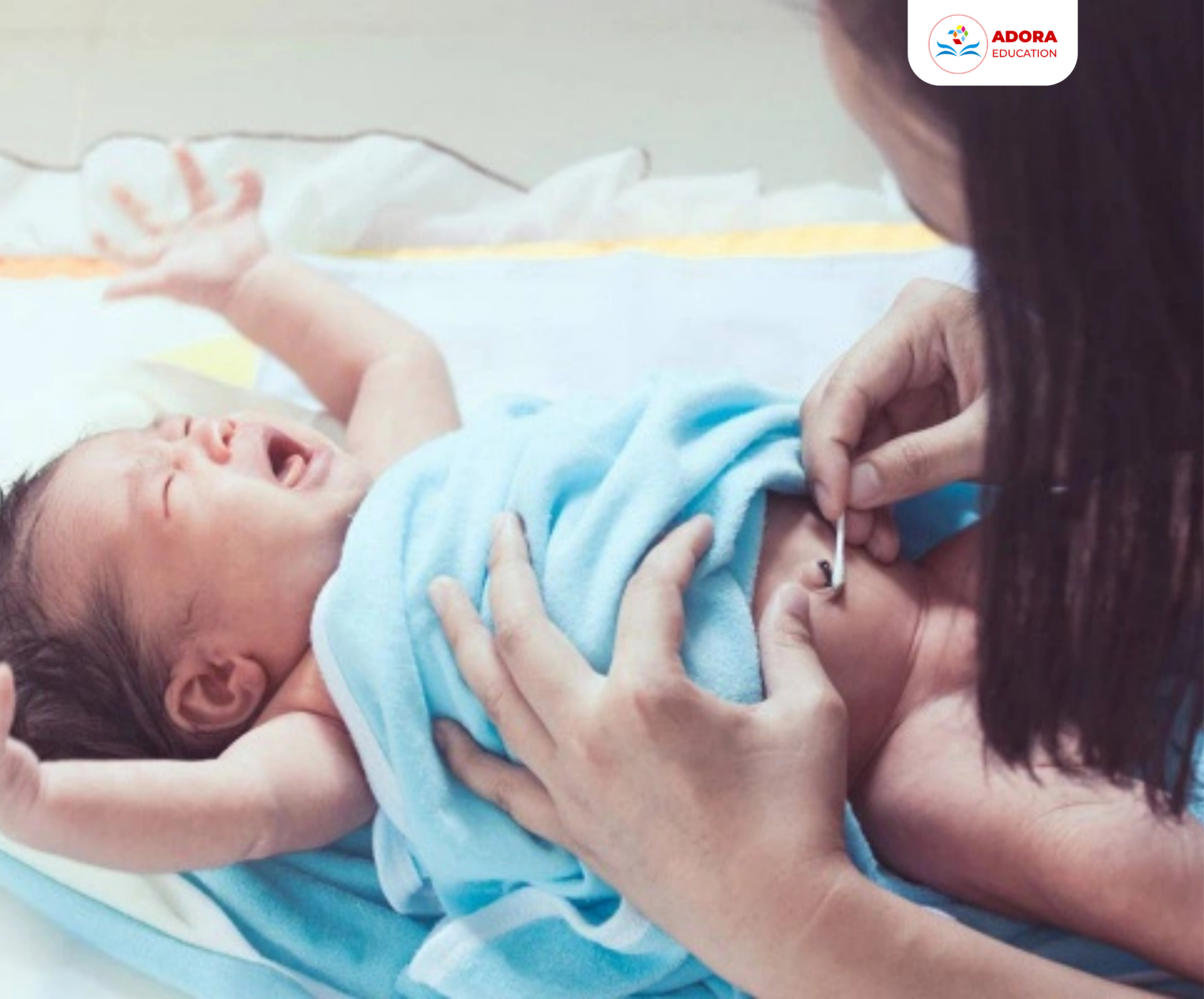 khi nào rốn trẻ sơ sinh cần được bác sĩ kiểm tra