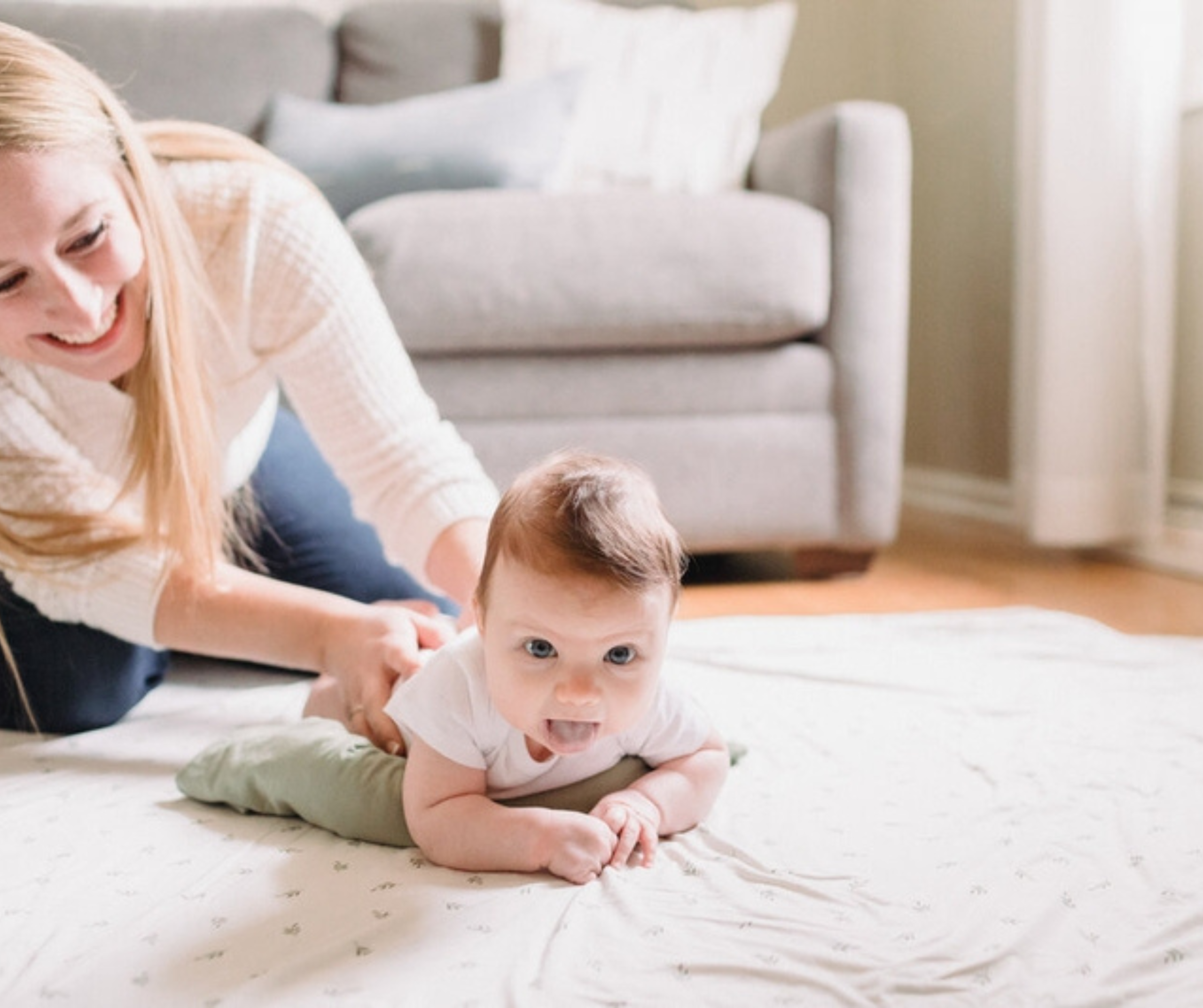 khi nào nên bắt đầu tummy time cho trẻ sơ sinh