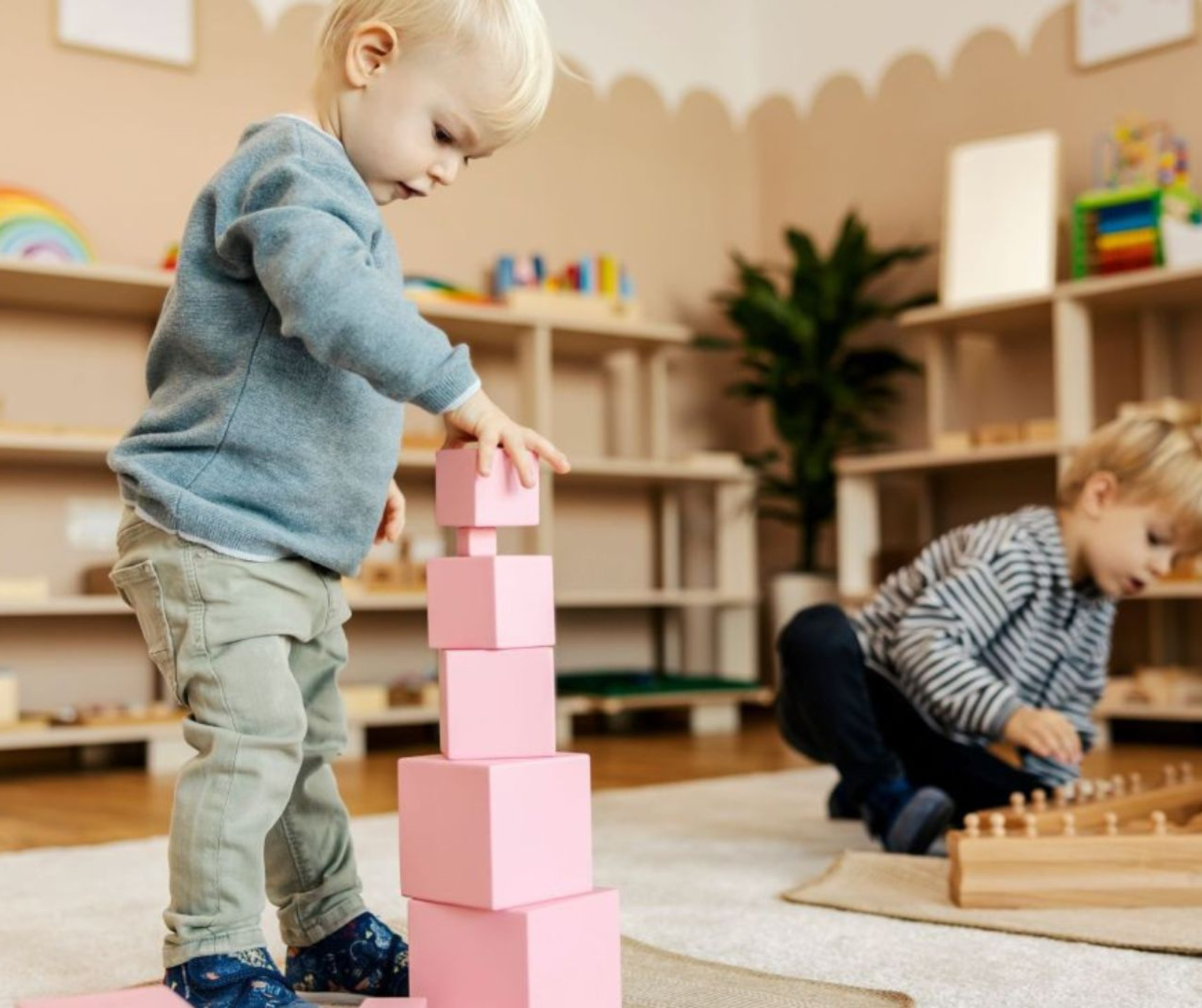montessori cho trẻ 2 tuổi