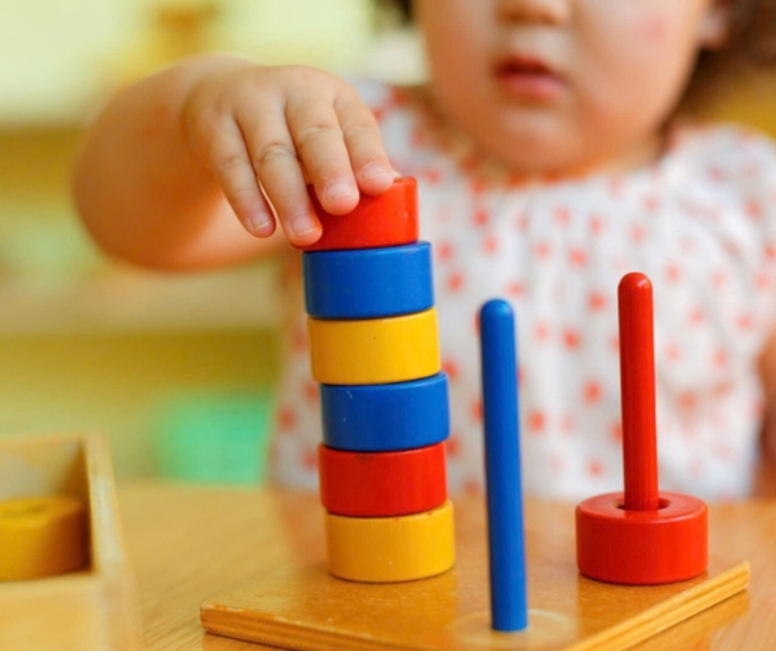 montessori là gì vì sao cần chú trọng từng giai đoạn phát triển 
