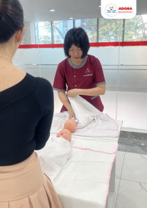 bảo mẫu an toàn cho trẻ