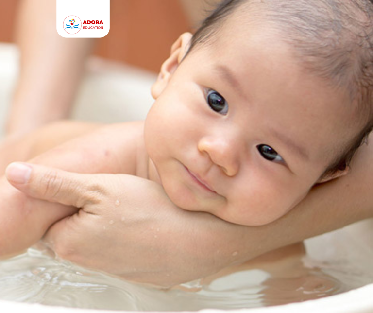 lau khô trẻ sơ sinh khi tắm