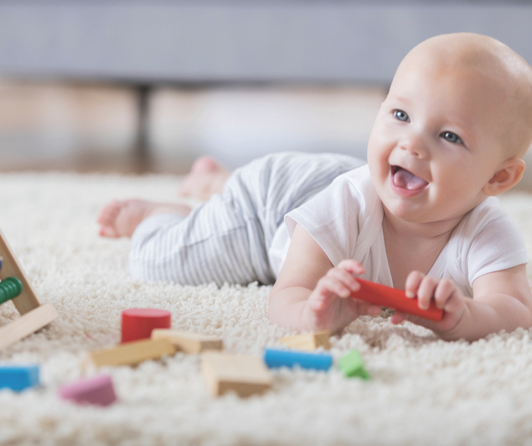 vì sao tummy time quan trọng cho trẻ sơ sinh
